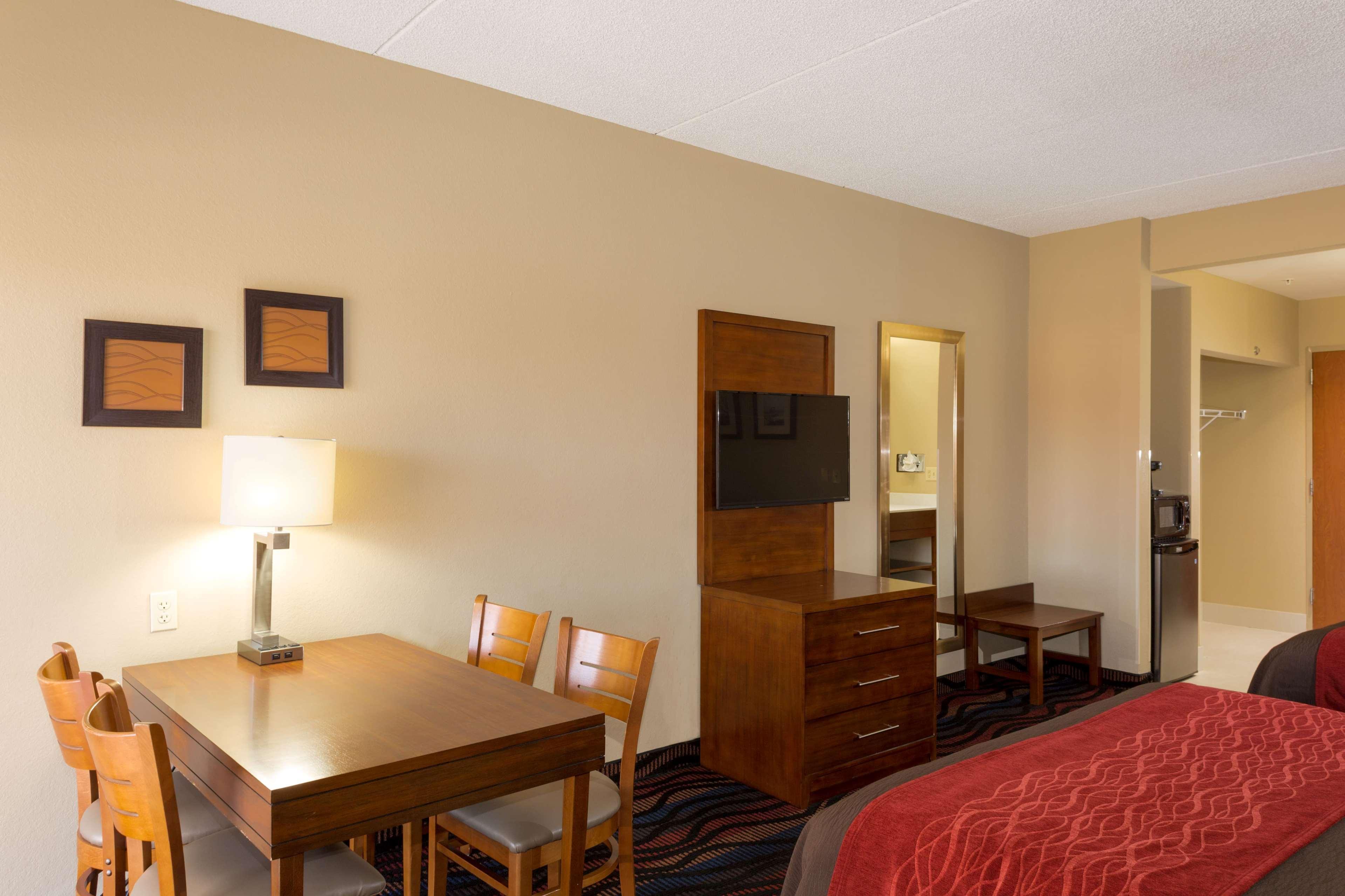 Baymont By Wyndham Bonita Springs Hotel Buitenkant foto