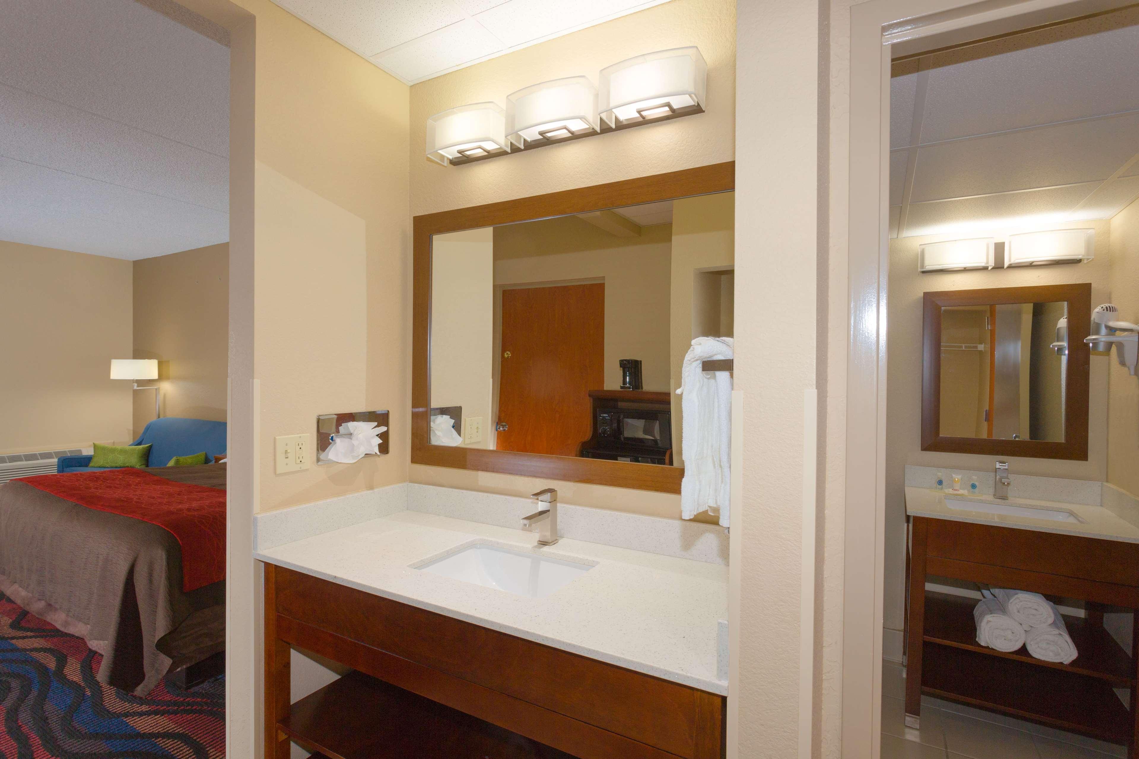 Baymont By Wyndham Bonita Springs Hotel Buitenkant foto