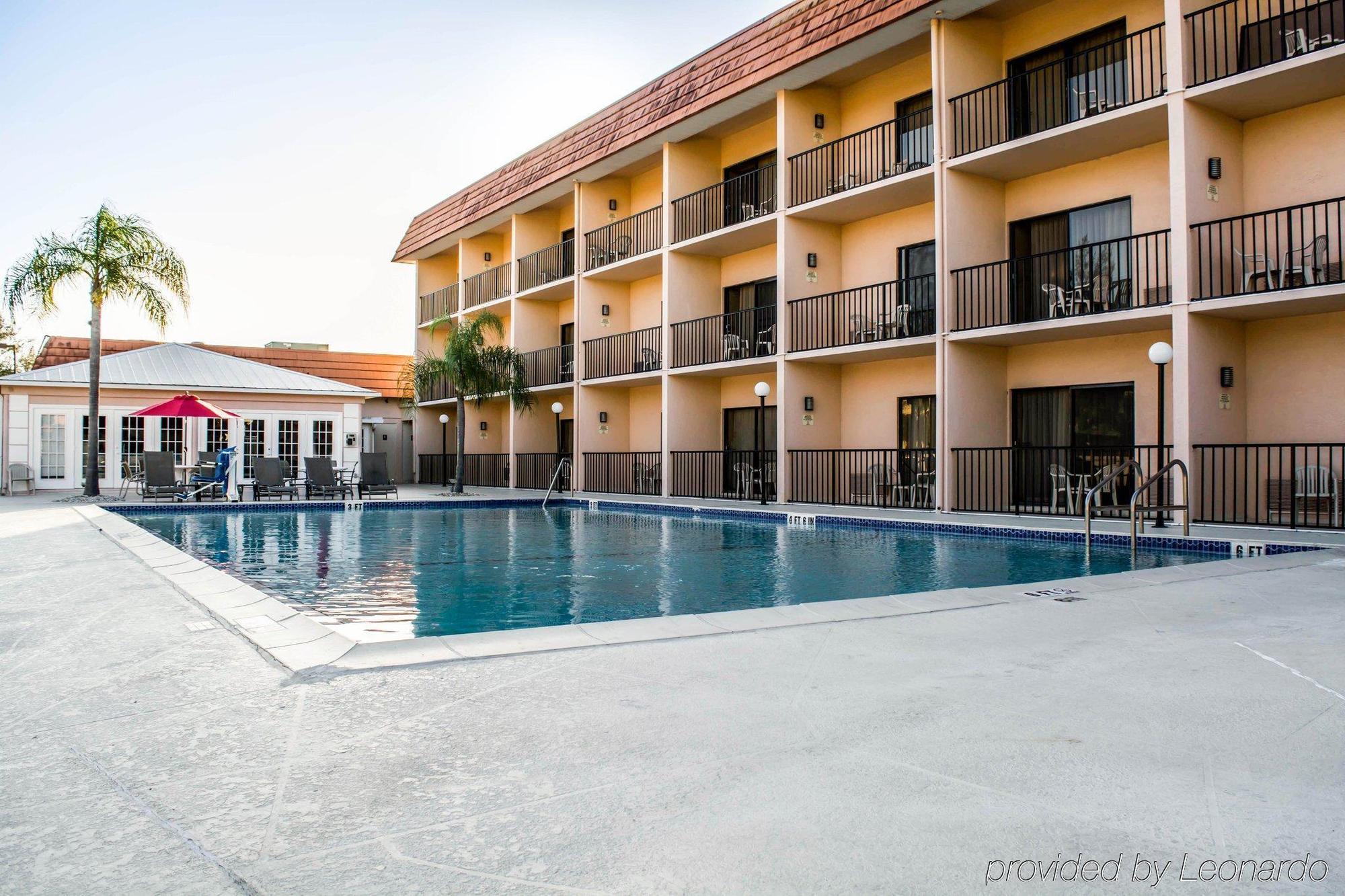 Baymont By Wyndham Bonita Springs Hotel Buitenkant foto