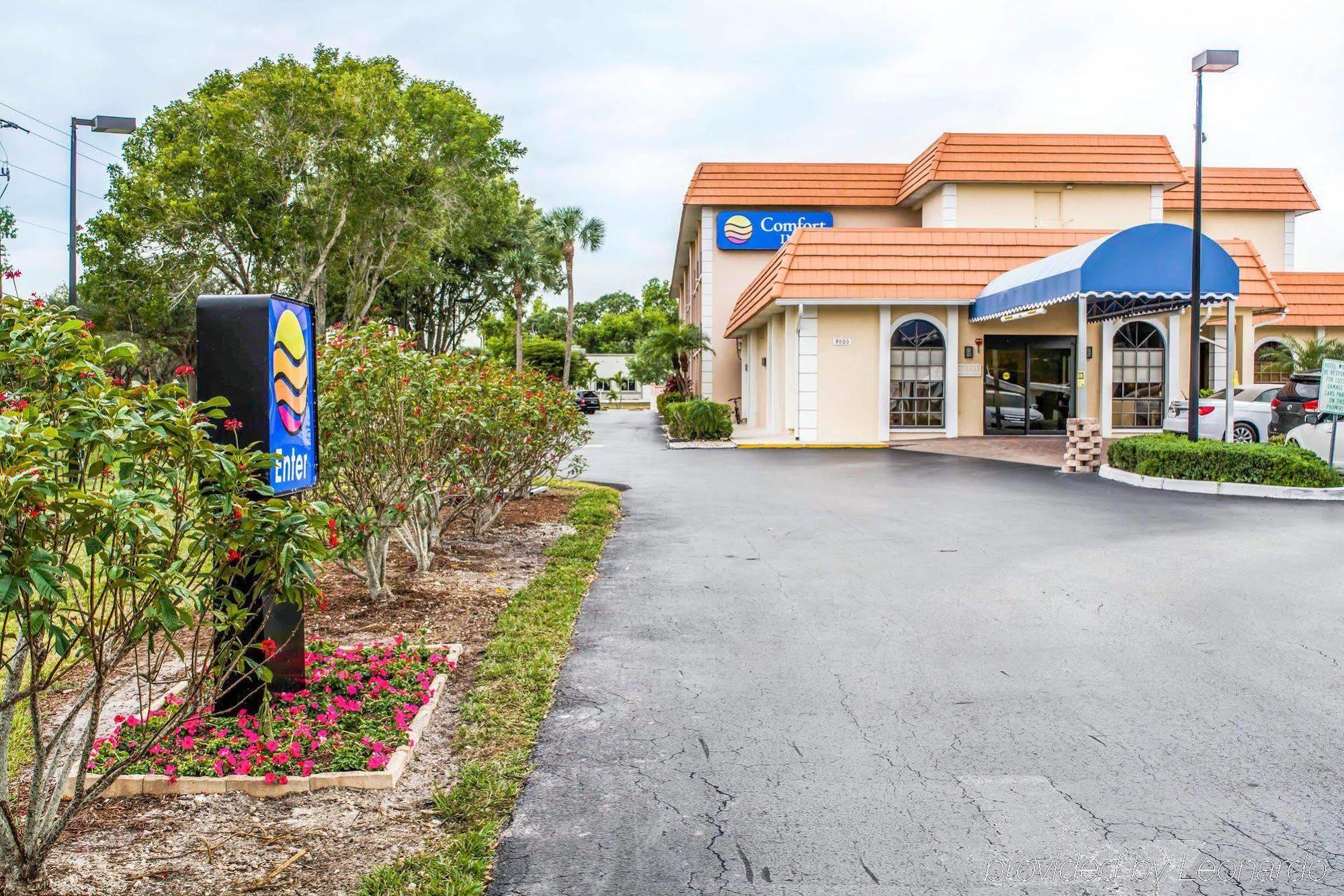 Baymont By Wyndham Bonita Springs Hotel Buitenkant foto