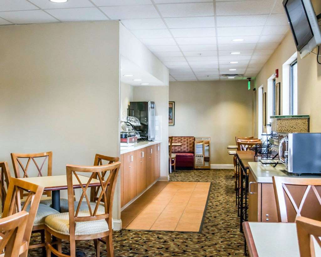 Baymont By Wyndham Bonita Springs Hotel Restaurant foto