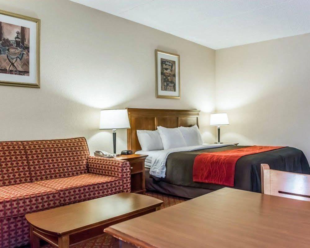 Baymont By Wyndham Bonita Springs Hotel Buitenkant foto